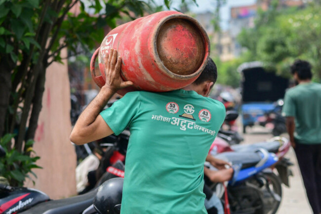 kathmandu-nepal-31st-aug-2026-kathmandu-nepal-august-31-2026-customers-wait-in-long-queues-to-receive-liquefied-petroleum-gas-lpg-cylinders-in-kathmandu-as-recent-flooding-in-rasuwa-and-nuwa