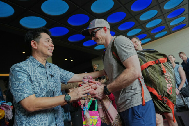 pattaya-citys-mayor-poramet-ngampichet-gifts-souvenirs-to-american-service-members-from-the-uss-abraham-lincoln-strike-group-at-hotel-in-pattaya-thailand-wednesday-sept-2-2026-ap-photosakchai