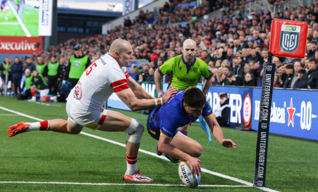 jimmy-obrien-scores-his-sides-second-try-of-the-match-despite-efforts-from-jacob-stockdale