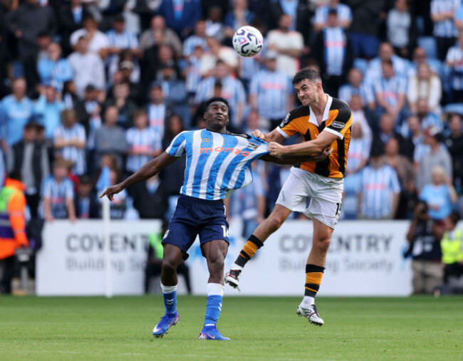 coventry-uk-29th-aug-2026-taiwo-awoniyi-cc-john-egan-hc-at-the-coventry-city-v-hull-city-epl-match-at-the-coventry-building-society-arena-on-29th-august-2026-credit-paul-marriottalamy-l
