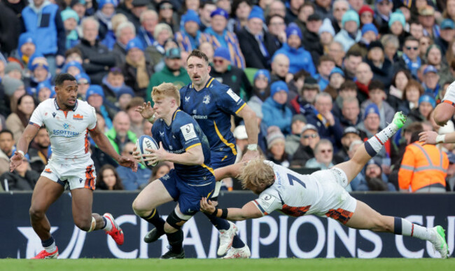 tommy-obrien-is-tackled-by-dylan-richardson