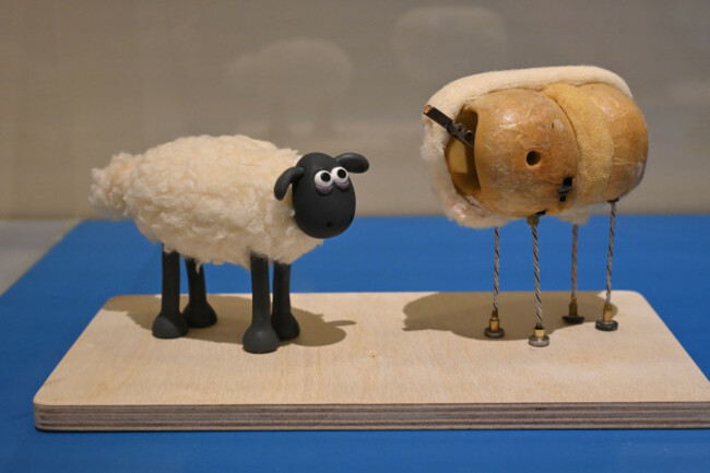 sheep-puppets-shaun-the-sheep-tv-series-aardman-animation-young-va-london-concept-robot-robotics