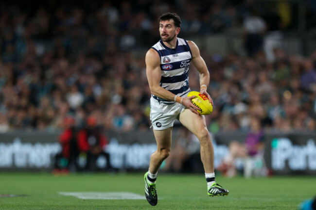 adelaide-australia-25th-apr-2026-mark-oconnor-of-the-cats-during-the-afl-round-7-match-between-the-port-adelaide-power-and-the-geelong-cats-in-adelaide-saturday-april-25-2026-aap-imagematt