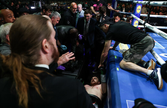 thomas-carty-after-being-knocked-out-of-the-ring