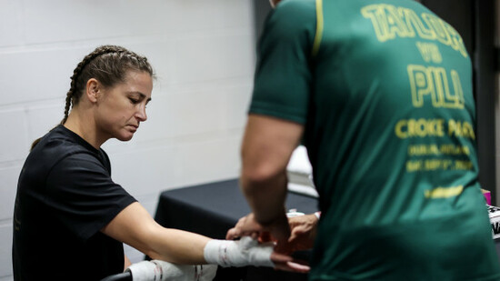 katie-taylor-gets-her-hands-wrapped-ahead-of-the-fight