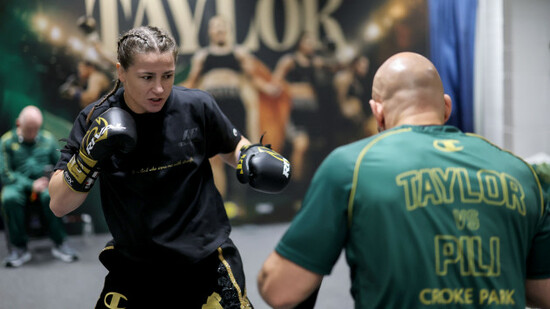 katie-taylor-warms-up-in-the-dressing-room-ahead-of-the-fight