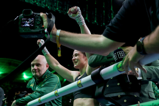 katie-taylor-celebrates-after-the-fight