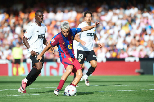 pedri-gonzalez-fc-barcelona-during-the-laliga-ea-sports-match-between-valencia-cf-and-fc-barcelona-at-mestalla-on-september-6-2026-in-valencia-spain