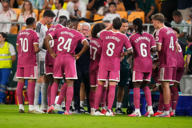 real-madrids-head-coach-jose-mourinho-talks-with-players-during-the-spanish-la-liga-soccer-match-between-real-betis-and-real-madrid-in-seville-spain-friday-sept-4-2026-ap-photojose-breton