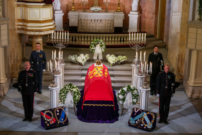 oslo-norway-31st-aug-2026-oslo-20260831-king-harald-vs-bier-was-moved-from-the-red-salon-to-the-palace-chapel-on-monday-the-coffin-with-crown-and-scepter-will-be-the-rams-for-the-procession-unt