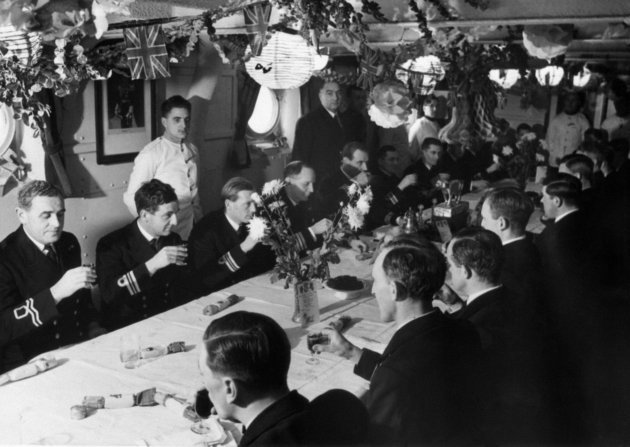 PICS: Surviving Christmas During World War II · TheJournal.ie