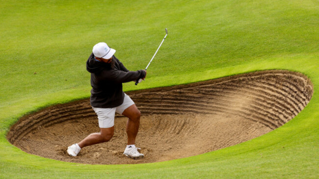 bundee-aki-plays-from-a-bunker-on-the-third