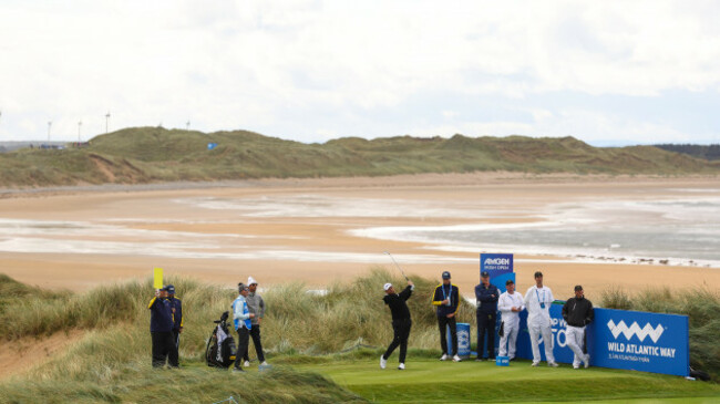 shane-lowry-plays-from-the-ninth-tee