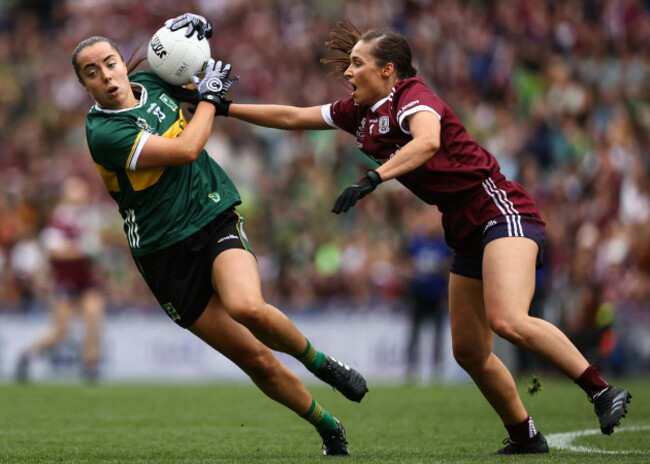 danielle-oleary-comes-up-against-kate-geraghty
