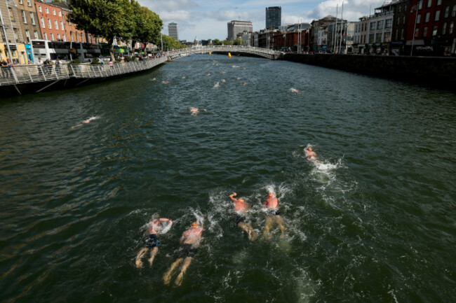 a-general-view-of-the-mens-race