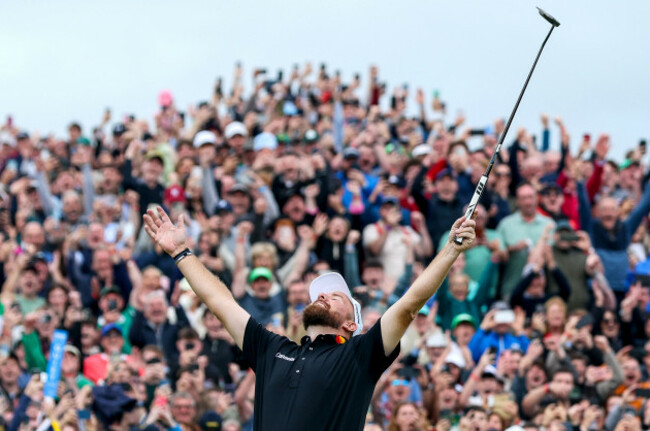 shane-lowry-celebrates-after-making-a-birdie-on-the-eighteenth-green-and-winning-the-amgen-irish-open