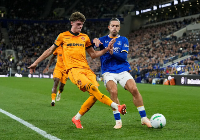 wolverhampton-wanderers-sean-neave-and-evertons-jack-grealish-battle-for-the-ball-during-the-carabao-cup-third-round-match-at-the-hill-dickinson-stadium-liverpool-picture-date-wednesday-september
