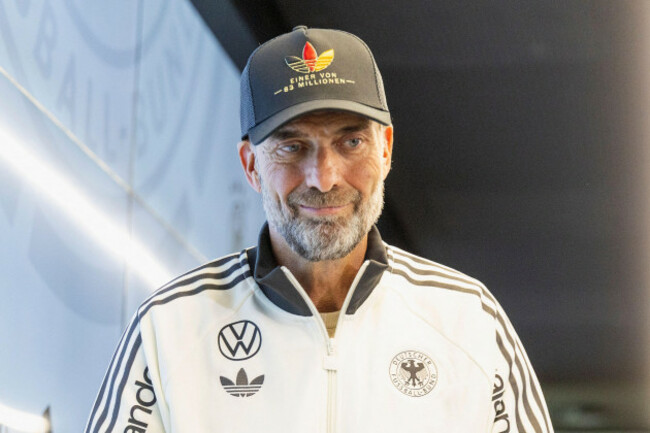 bundestrainer-jurgen-klopp-bei-der-nominierungs-pressekonferenz-zur-uefa-nations-league-20262027-der-deutschen-fubball-nationalmannschaft-in-frankfurt-am-main-deutschland-am-17-september-2026-ger