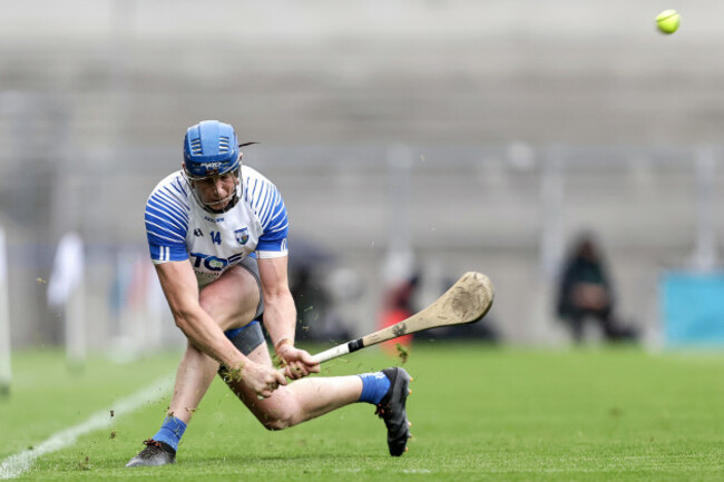 austin-gleeson-takes-a-sideline-cut
