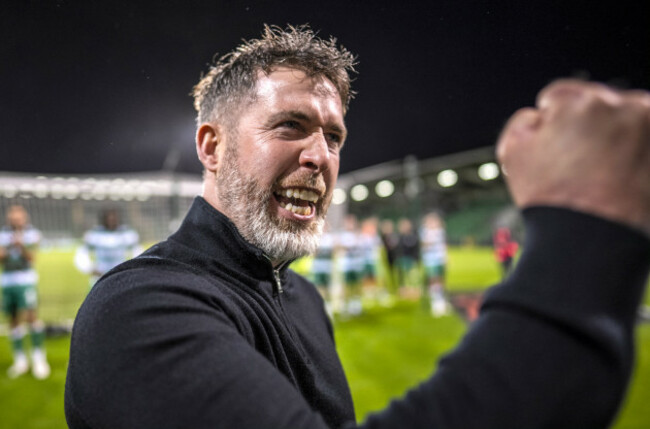 stephen-bradley-celebrates-his-side-winning-at-full-time