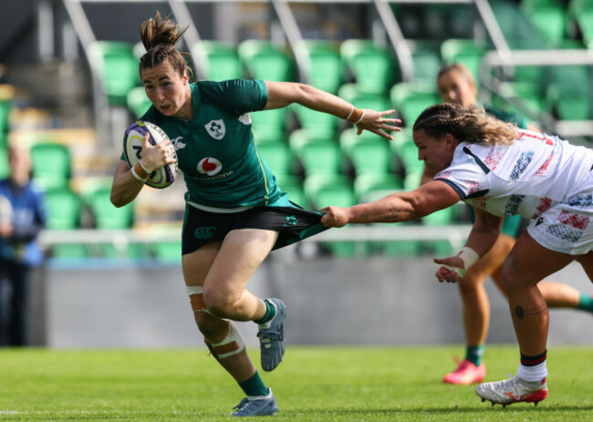 eve-higgins-is-held-onto-by-hope-rogers