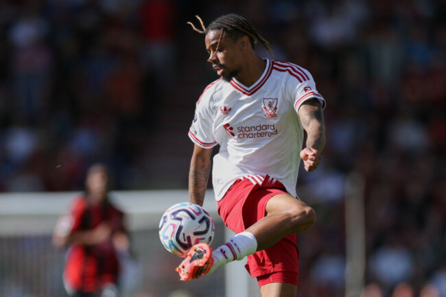 liverpools-bradley-barcola-controls-the-ball-during-the-english-premier-league-soccer-match-between-bournemouth-and-liverpool-in-bournemouth-england-sunday-sept-20-2026-ap-photoian-walton