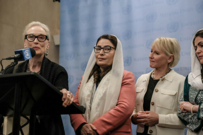 new-york-new-york-usa-23rd-sep-2024-meryl-streep-speaks-during-a-press-conference-with-rosemary-di-carlo-margot-wallstrom-habiba-sarabi-fawziva-koofi-asila-wardak-as-they-stand-together-stan