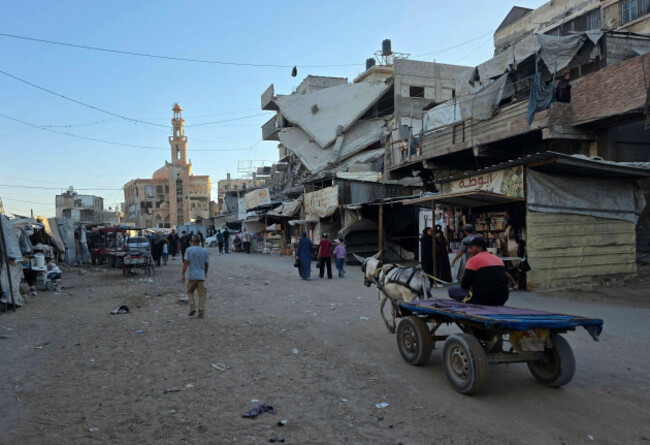 palestinian-families-live-in-unsafe-buildings-amid-gaza-shelter-shortage-palestinian-families-live-among-the-ruins-of-damaged-buildings-at-risk-of-collapse-in-khan-younis-southern-gaza-strip-on-sept