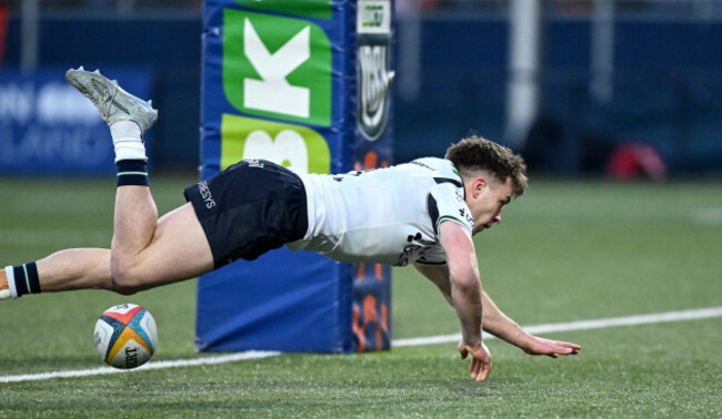 matthew-devine-scores-a-try