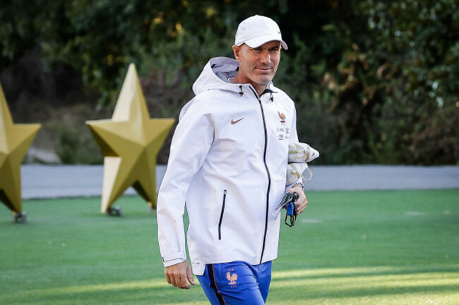 ipa88857266-zinedine-zidane-of-france-during-the-training-of-the-french-team-preparation-for-the-2026-uefa-european-nations-league-on-september-22-2026-at-centre-national-du-football-in-clairefon