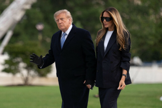 president-donald-trump-and-first-lady-melania-trump-walk-on-the-south-lawn-as-they-arrive-at-the-white-house-in-washington-dc-us-on-wednesday-sept-23-2026-xi-jinping-and-donald-trump-will-sit-d