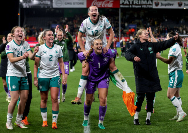 anna-patten-and-grace-moloney-celebrate-after-the-match