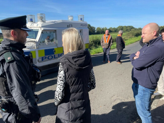 dup-mp-carla-lockhart-speaks-to-a-psni-officer-close-to-drumcree-church-in-portadown-co-armagh-following-an-intense-day-long-stand-off-in-the-drumcree-parading-dispute-picture-date-monday-septembe