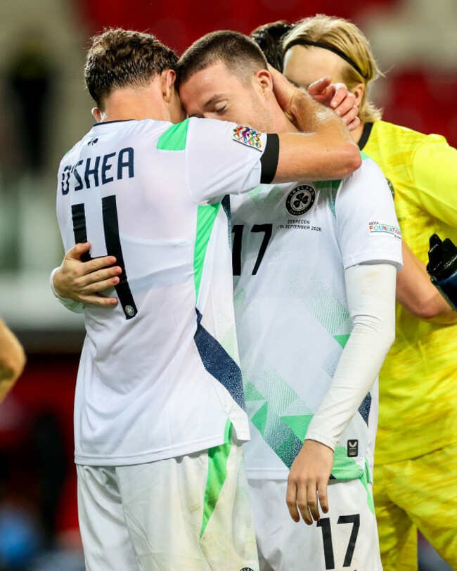 jack-moylan-and-dara-oshea-celebrate-after-the-match