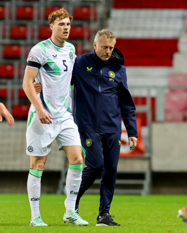 jake-obrien-with-heimir-hallgrimsson-at-the-end-of-the-first-half
