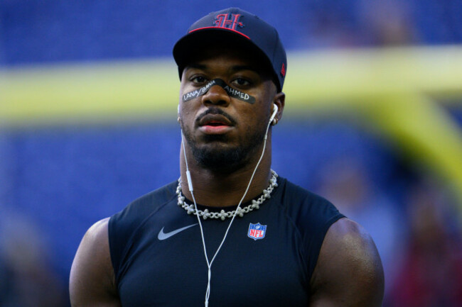 houston-texans-linebacker-azeez-al-shaair-0-warms-up-on-the-field-during-an-nfl-football-game-against-the-indianapolis-colts-in-indianapolis-sunday-sept-27-2026-ap-photozach-bolinger