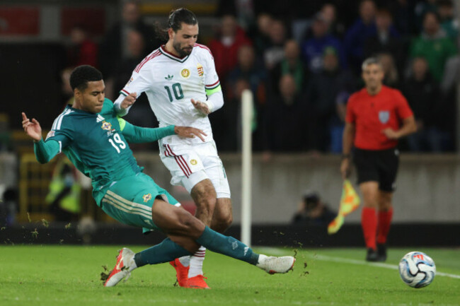 northern-irelands-shea-charles-left-and-hungarys-dominik-szoboszlai-challenge-for-the-ball-during-the-uefa-nations-league-soccer-match-between-northern-ireland-and-hungary-in-belfast-northern-ire