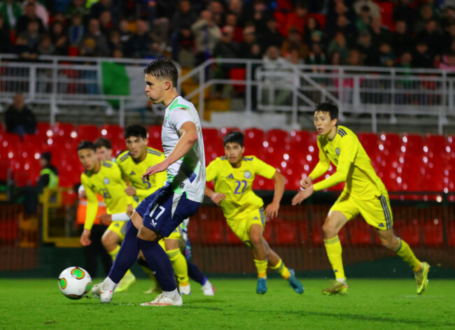 thomas-lonergan-scores-a-penalty