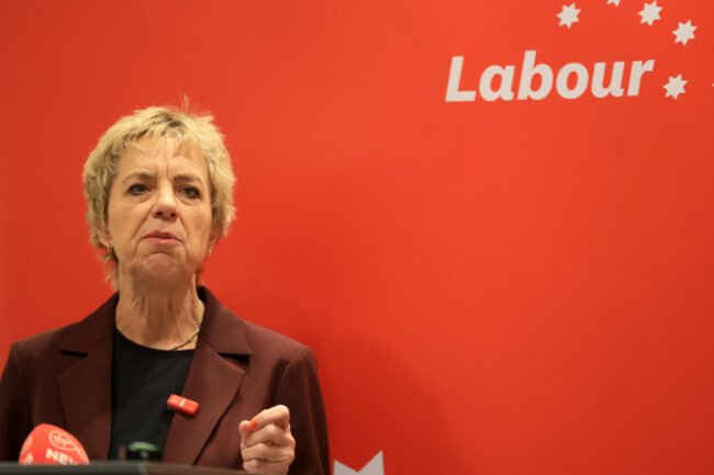 818Labour Party Alternative Budget_90756400