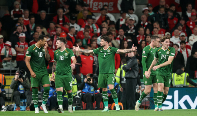 troy-parrott-celebrates-scoring-his-sides-second-goal