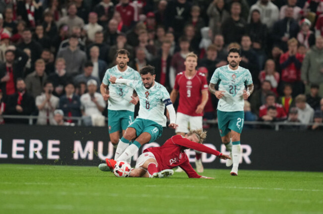 copenhagen-denmark-1st-oct-2026-bruno-fernandez-from-portugal-and-morten-hjulmand-from-denmark-during-uefa-nations-league-denmark-and-portugal-credit-image-ulrik-pedersenzuma-press-wir