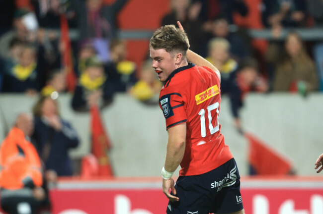 charlie-oshea-celebrates-scoring-a-try