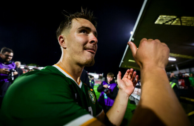 tommy-lonergan-celebrates-after-the-match
