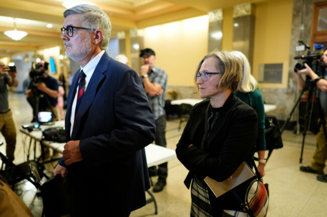 randy-spivey-attorney-for-christa-pike-left-enters-the-courtroom-before-a-hearing-wednesday-oct-7-2026-in-nashville-tenn-requesting-the-tennessee-department-of-corrections-to-preserve-all-evi