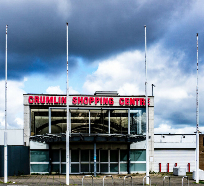 the-entrance-to-crumlin-shopping-centre-crumlin-road-dublin-once-a-thriving-centre-now-looking-derelict-dunnes-stores-are-owneroccupiers