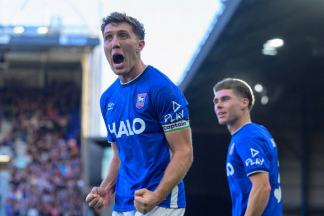 ipswich-uk-10th-oct-2026-ipswich-england-october-10-dara-oshea-of-ipswich-town-celebrating-scoring-the-teams-second-goal-during-the-premier-league-game-between-ipswich-town-and-fulham-at-port