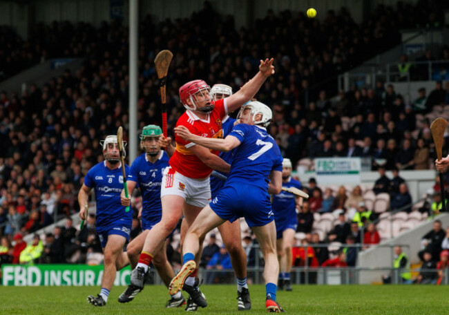 kieran-morris-is-challenged-by-cian-stakelum