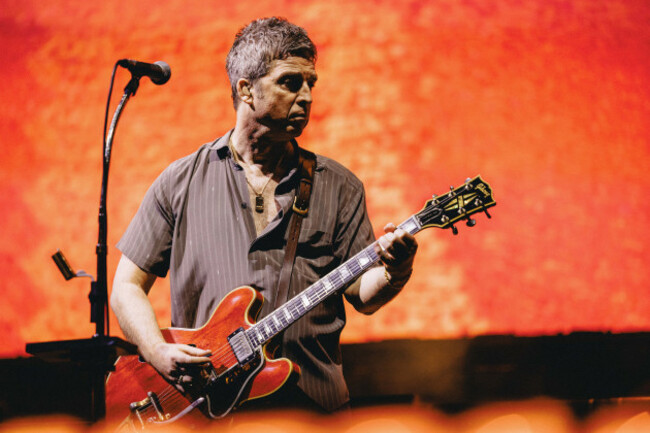oasis-dont-look-back-in-anger