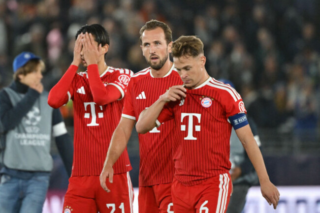 stavanger-norway-13th-oct-2026-soccer-men-champions-league-viking-stavanger-vs-bayern-munich-group-stage-matchday-2-at-lyse-arena-hiroki-ito-bayern-munich-left-to-right-harry-kane-bay