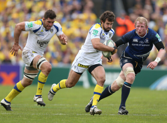 brock-james-of-clermont-auvergne-supported-by-jamie-cudmore-and-chased-by-leo-cullen-of-leinster